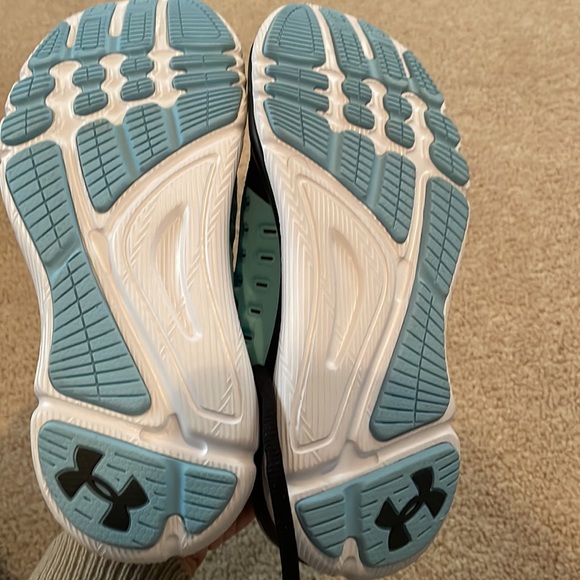 NWOT Under Armor Speedform Run Fast Charged sneakers - Picture 10 of 12
